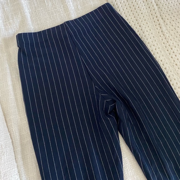 Forever 21 dark blue stripped leggings - Picture 6 of 9